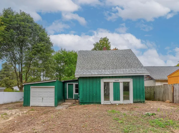 668 Cherry St, South Haven, MI 49090