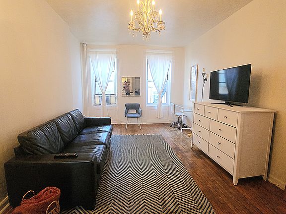 4th image of 88 Charles St APT 3B