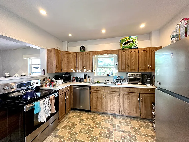 15 Curtis Ave — Photo 1