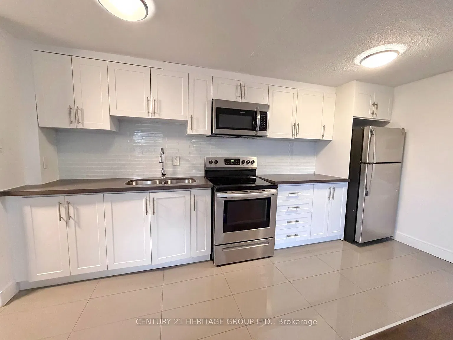 7555 Goreway Dr — Photo 2