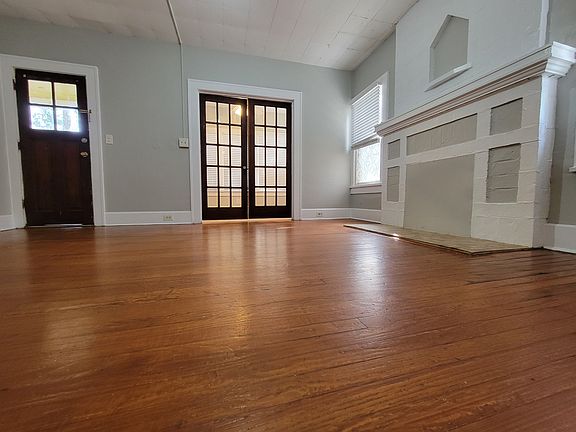 3rd image of 1116 Highland St N APT 1S