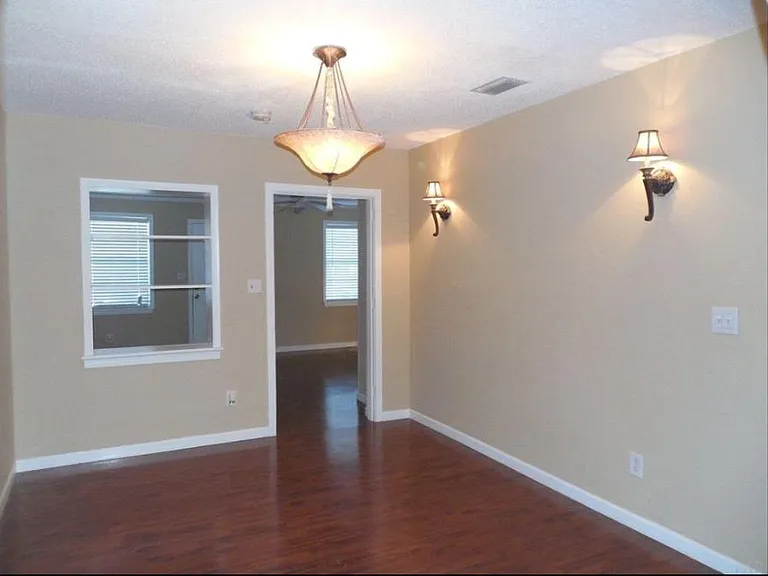 1407 N 48th Ave — Photo 25