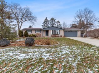 2634 Costa Mesa Rd, Waterford, MI 48329