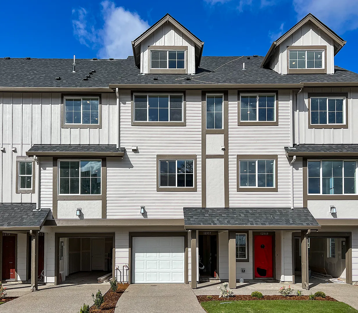 3 Bed 3.5 Bath TownHouse w/ Large Office/Den or additional Suite ~ River Terrace Subdivision! BIS... — Photo 1