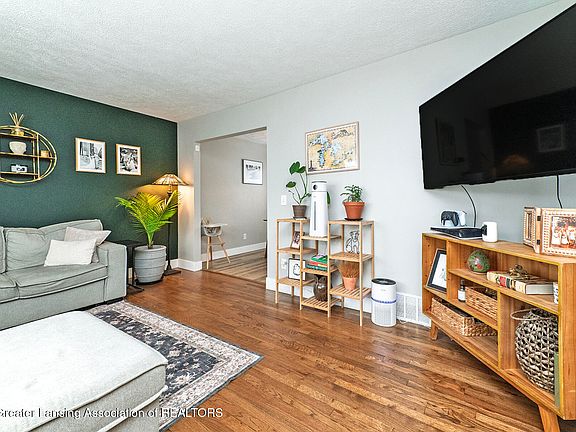 3rd image of 3214 Raynell St