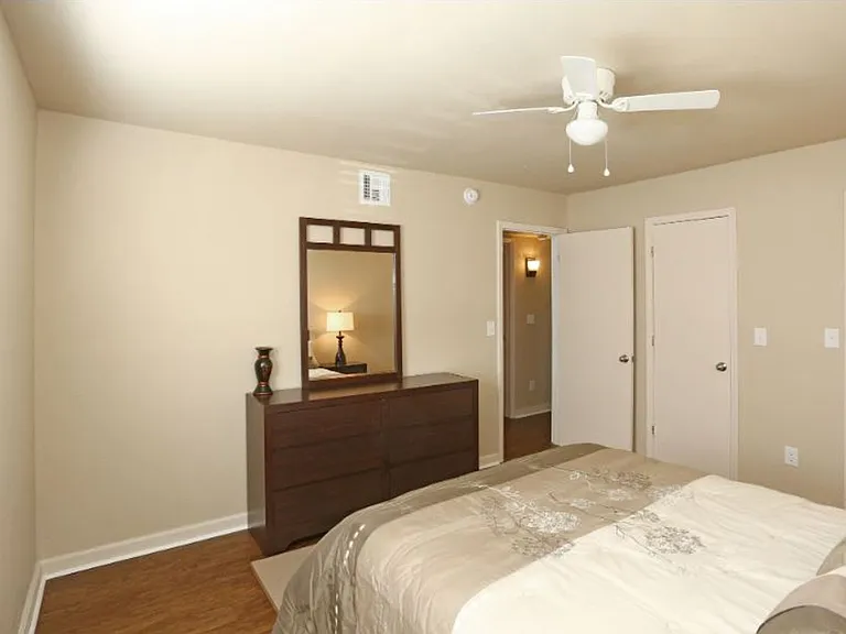 Preston Square Apartments - Now Offering $200 Off Move-In Costs! — Photo 29