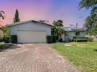 7505 NW 40th Ct, Coral Springs, FL 33065
