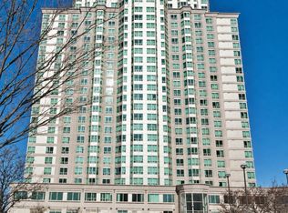 11 Lee Centre Dr #Penthouse 101, Toronto, ON M1H 3J5