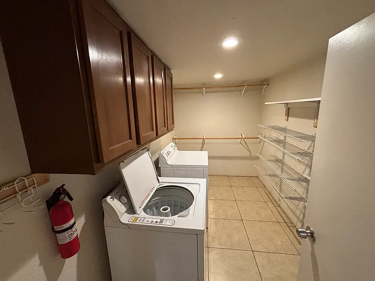 202 E Fairground Dr — Photo 8
