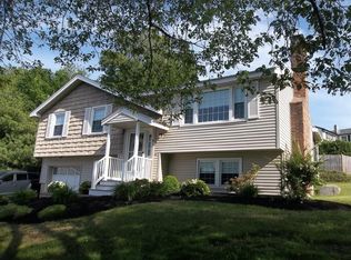 18 Nottingham Ln, Haverhill, MA 01835