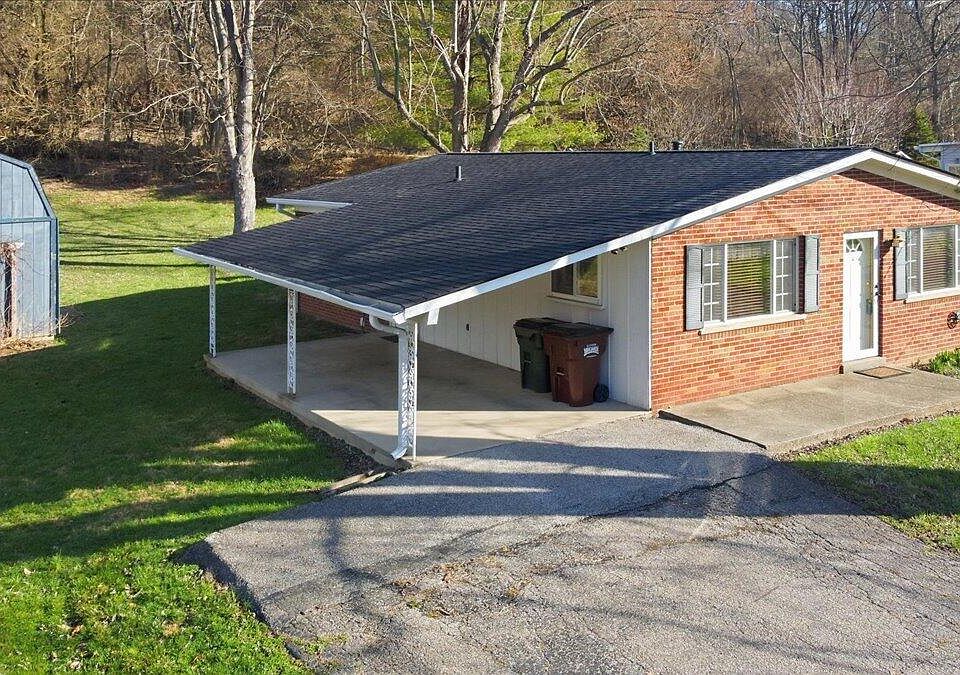 1st image of 115 Moock Rd