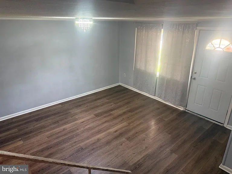 2053 Larkhall Rd — Photo 17