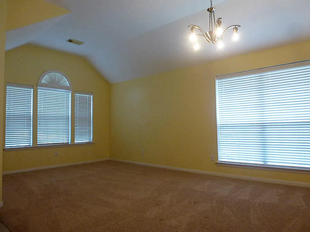 12619 Aubreywood Ln — Photo 3