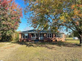502 W Grumling Rd, Hodges, SC 29653