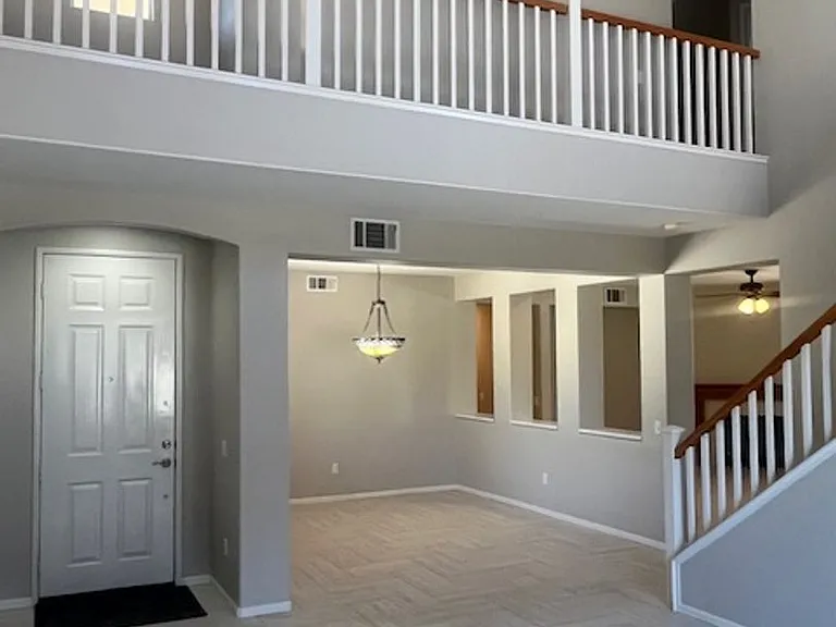 1443 Roadrunner Dr — Photo 6