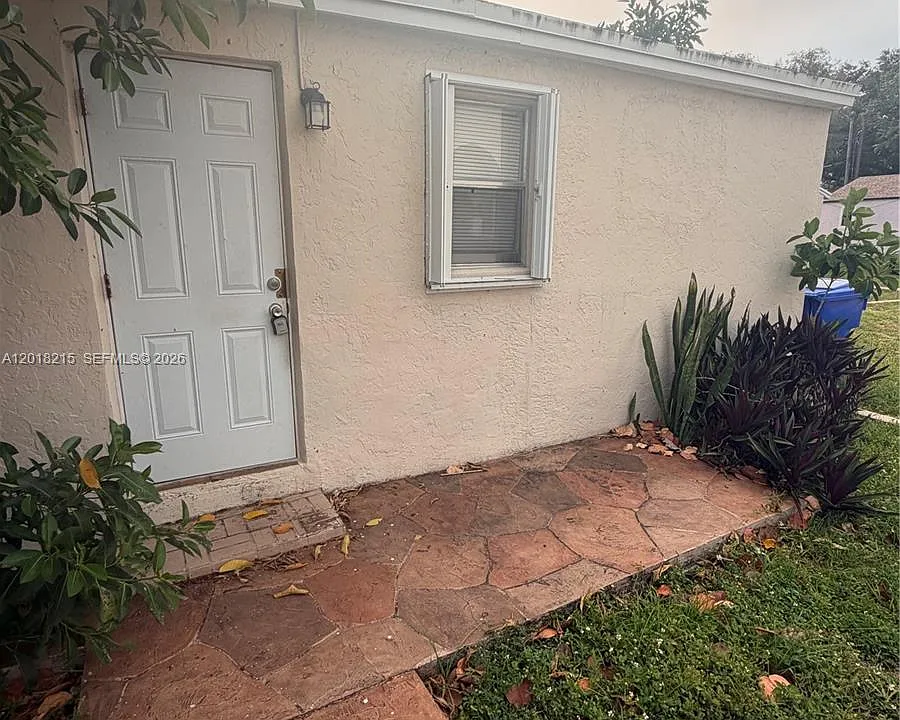 410 N 58th Ave
