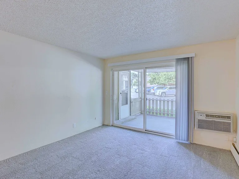 Edelweiss Apartments — Photo 12