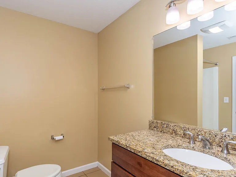 422 E Kirkwood Ave — Photo 16