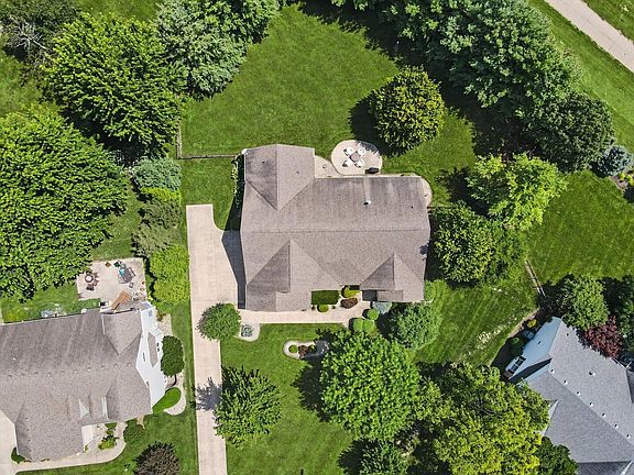 3rd image of 4714 Chestnut Grove Dr