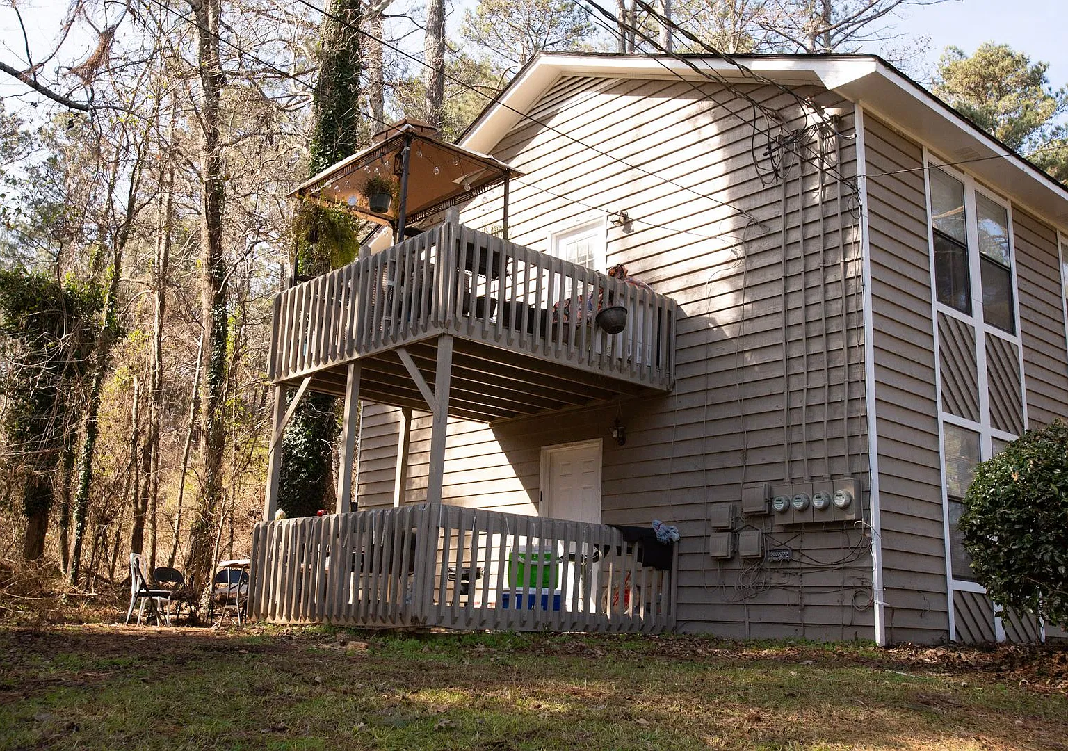 109 Howell Way — Photo 2