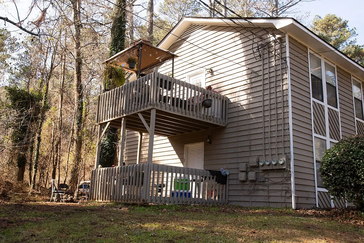 Building Photo - 109 Howell Way #4