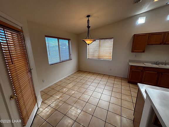 4th image of 3590 Whitecap Dr