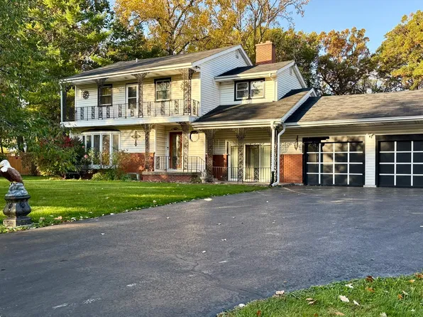 4N218 Central Ave, Bensenville, IL 60106