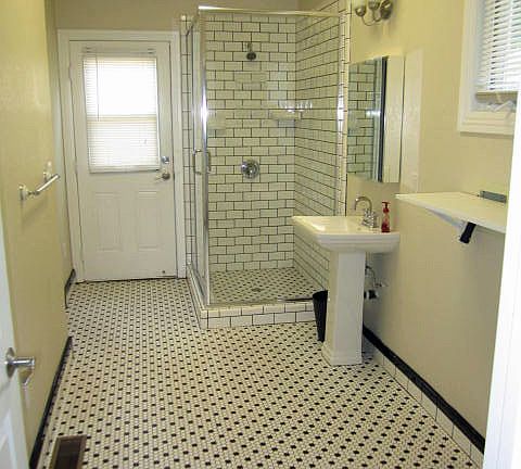 5th image of 113 N Hutchins St
