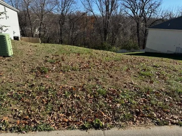 11116 Whispering Ln, Kansas City, KS 66109