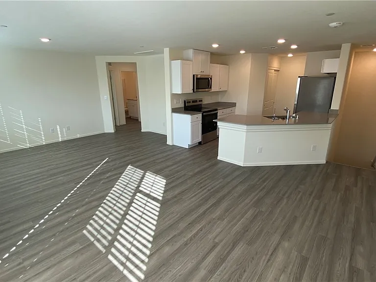 7850 Aurora Sky St — Photo 2