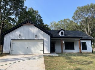 203 Mr Jim Ln, Clinton, SC 29325