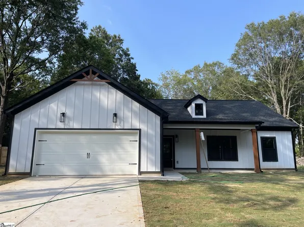 203 Mr Jim Ln, Clinton, SC 29325