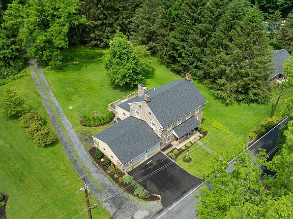 3rd image of 62 E Mountain Ave
