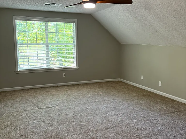 445 Augusta Dr — Photo 9