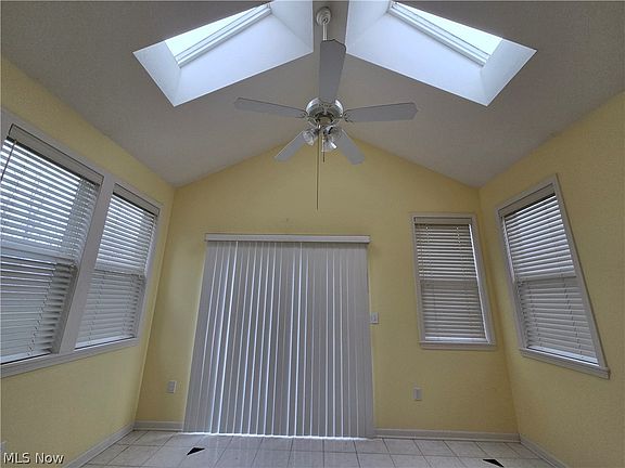 5th image of 9910 Country Club Cir