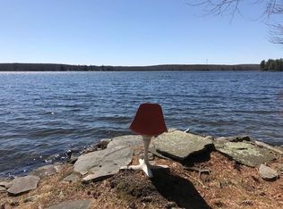 89 N Shore Dr, Wurtsboro, NY 12790