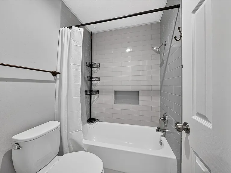 758 Rolling Mill Dr — Photo 33