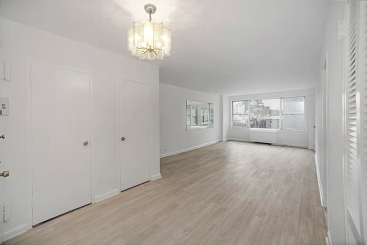 77 West 55th Street — Photo 4