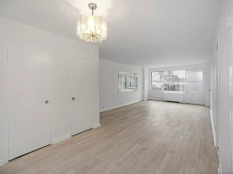 77 W 55th St #8K — Photo 4