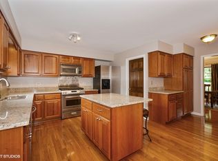 2263 Allegany Dr, Naperville, IL 60565