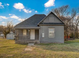 2027 N Summit Avenue, Springfield, MO 65803