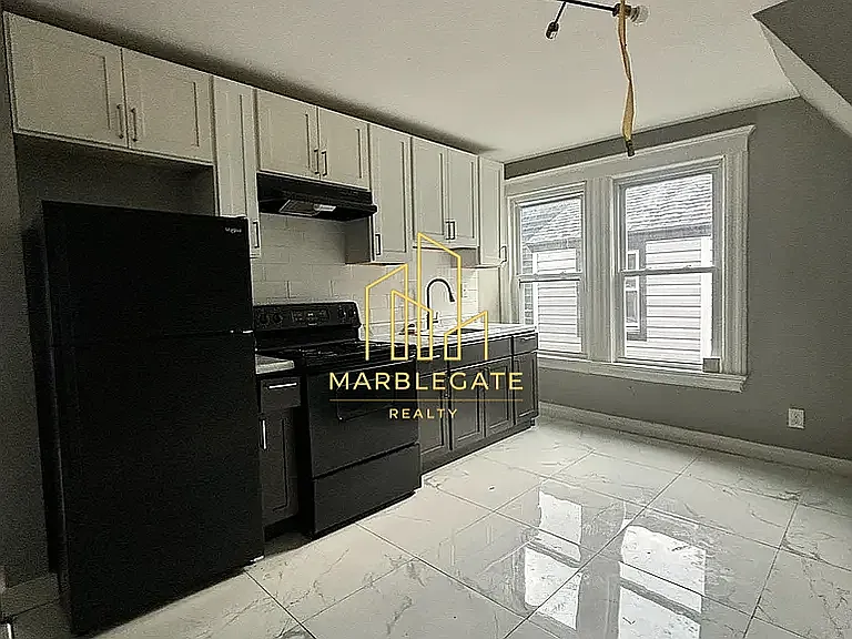 273 Amherst St #3A — Photo 4