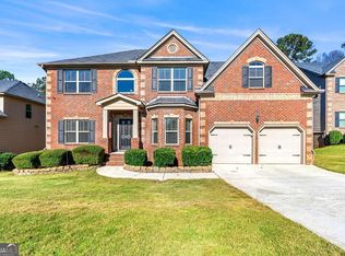 85 Waters Edge Ln, Covington, GA 30014