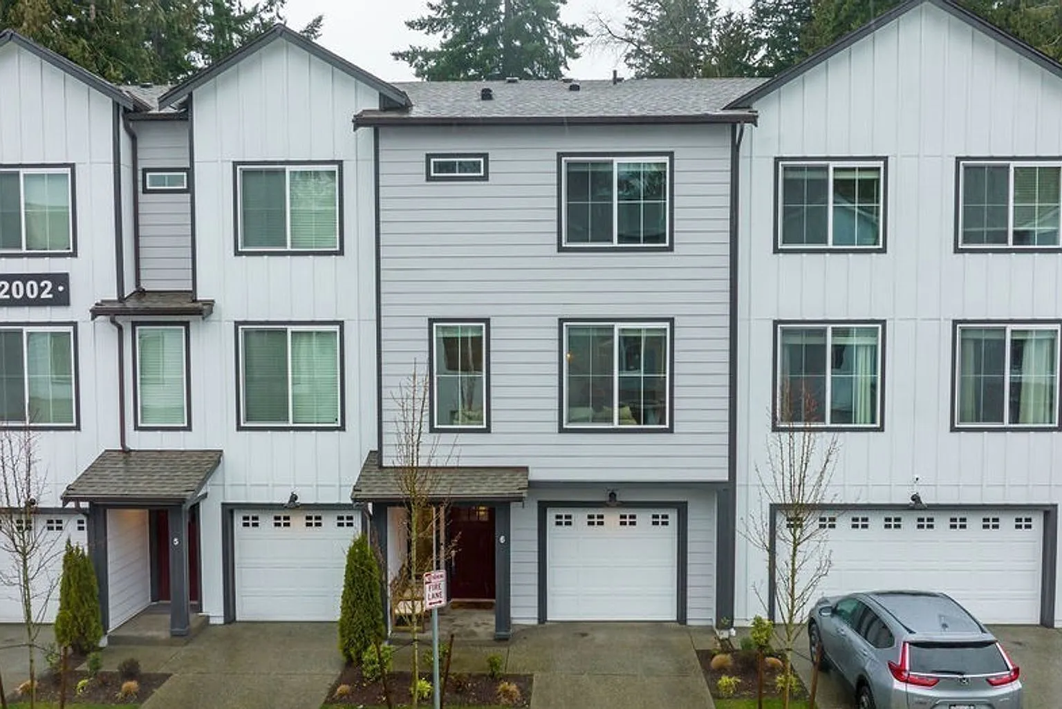 Half Off The First Month's Rent Pet Friendly Lake Stevens Town Home Move In Ready — Photo 1