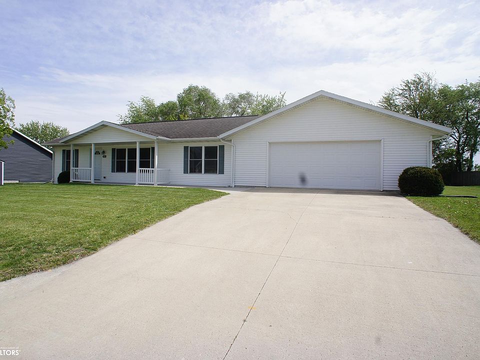 1st image of 604 Oakwood Dr