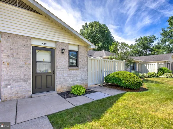 425 Valleybrook Dr, Lancaster, PA 17601