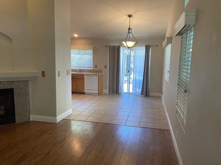 490 Briarwood Dr — Photo 37