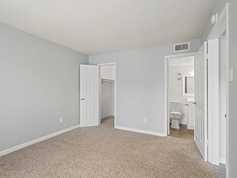 The Montclair — Photo 4