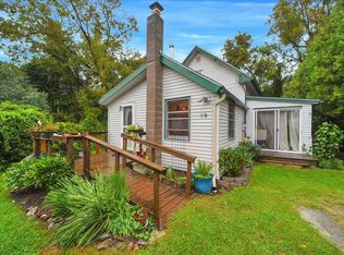 19 Railroad Ln, Shelburne, VT 05482