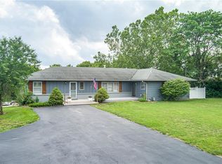 5741 Oak Grove Rd, Kansas City, KS 66106